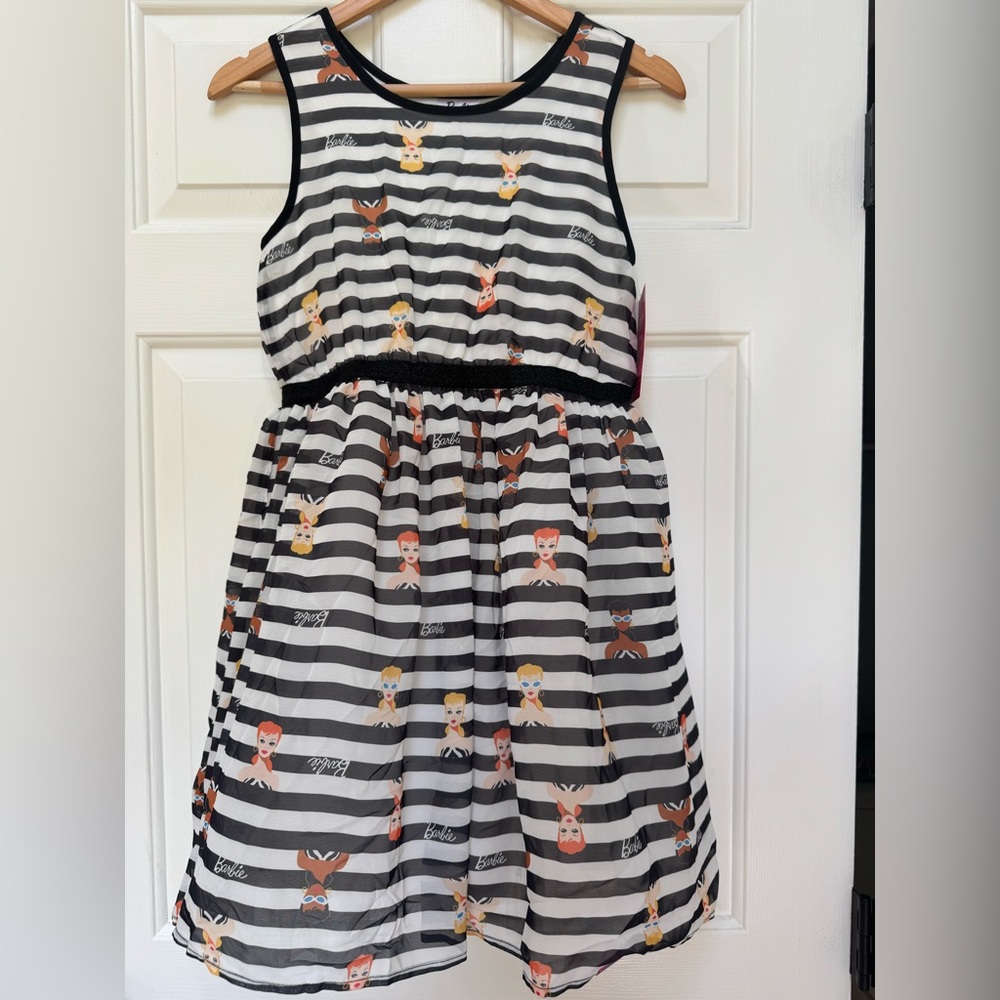 Barbie Dream Gap Project Tag in black and White stripes XL